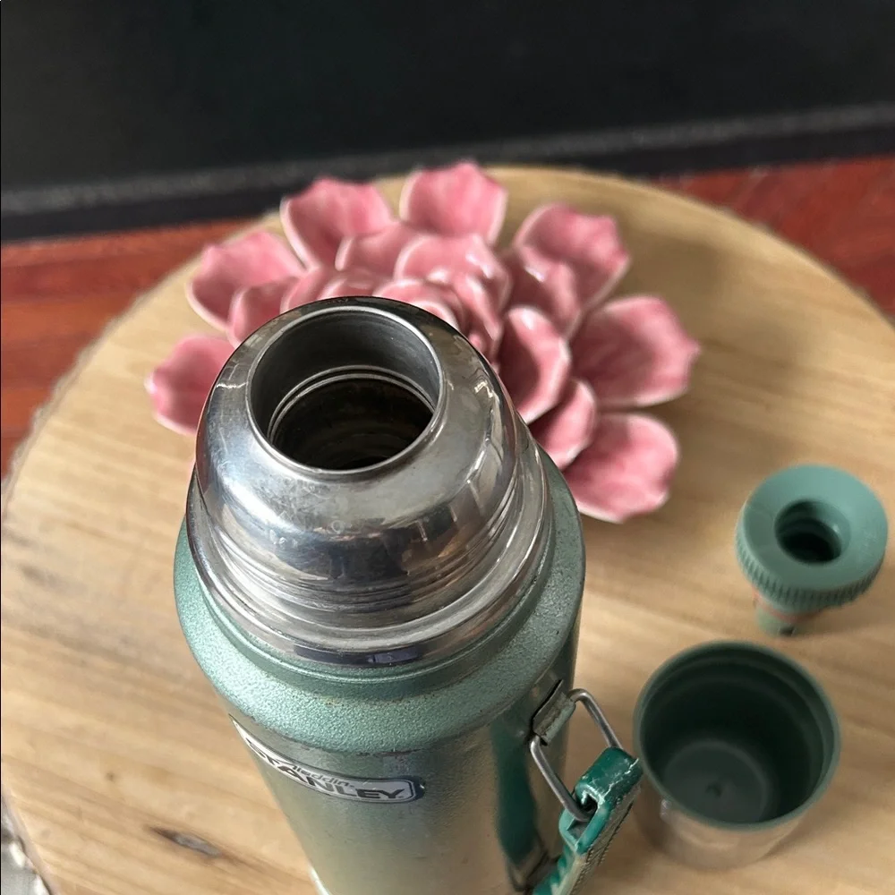 Vintage Aladdin Stanley Thermos Steel w Handle A-944DH Quart Insulated - Picture 7 of 11